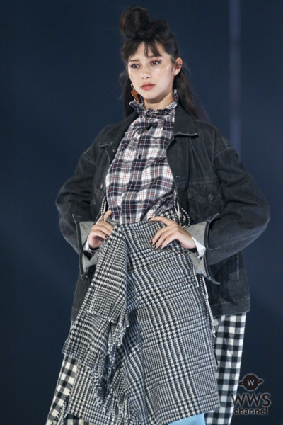 中条あやみ、ランウェイの一歩目を踏み出しTGCに勢いをつける！＜東京ガールズコレクション2018 A/W＞