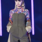 池田エライザが「ファッションショーならではの斬新なスタイルでランウェイを沸かせる！＜東京ガールズコレクション 2018 AUTUMN/WINTER＞