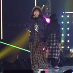 鈴木愛理が「TGC2018 A/W」のステージに登場！秋冬の暖かみのあるコーディネートでランウェイをスタイリッシュに闊歩！＜東京ガールズコレクション 2018 AUTUMN/WINTER＞