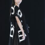 新川優愛、色気たっぷりオールブラックコーデをお披露目！たクールな表情でオーディエンスを魅了！＜東京ガールズコレクション2018 A/W＞