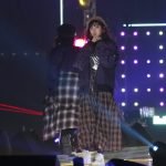 鈴木愛理が「TGC2018 A/W」のステージに登場！秋冬の暖かみのあるコーディネートでランウェイをスタイリッシュに闊歩！＜東京ガールズコレクション 2018 AUTUMN/WINTER＞