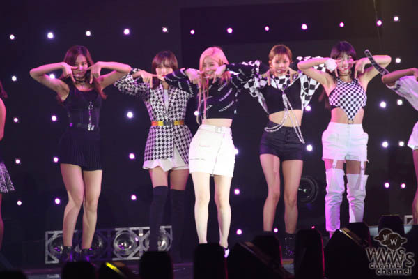 TWICEがTGCに登場！大胆肌見せセクシー秋ファッションを披露！パワフルなダンスと自信に満ちた表情でパフォーマンス！＜東京ガールズコレクション2018 A/W＞