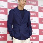 EXILE AKIRAが初の自叙伝『THEFOOL 愚者の魂』の囲み取材に登場！「皆さまの背中を押せるような本であったら」