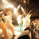 ボーカル４人の異色のバンドBuZZ、超満員のワンマンでメンバー涙！