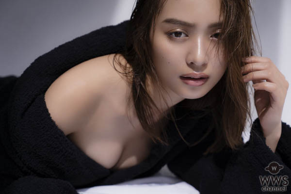 内田理央、『anan』“美乳特集”表紙＆グラビアに登場 ！「ハンサムのつくり方」9月12日発売！！