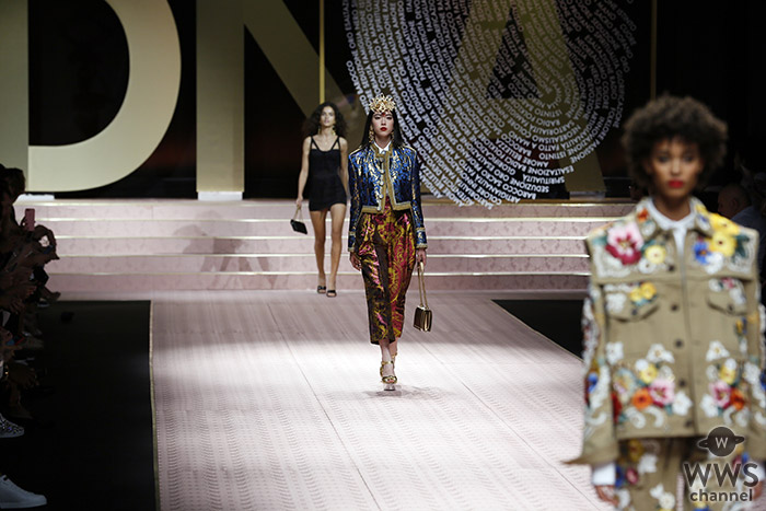 三吉彩花、海外コレクションで初ランウェイ！「DOLCE＆GABBANA」のファッションショーに参加！！