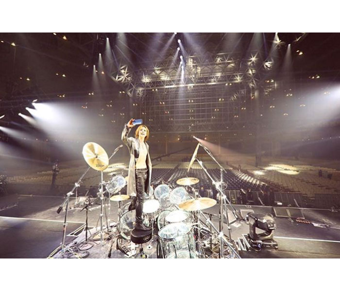 X JAPAN YOSHIKIが伝説の「無観客ライブ」を振り返る。「透明人間になって応援してくれたファンに感謝！涙」。11月にアーカイブ配信も決定！