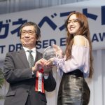 モーニング娘。'18のメガネ選抜メンバーが第31回 日本 メガネ ベスト ドレッサー賞 特別賞の表彰式に登場！「ハート型や星形のサングラスかけているメンバーにも是非注目して欲しい」