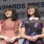 モーニング娘。'18のメガネ選抜メンバーが第31回 日本 メガネ ベスト ドレッサー賞 特別賞の表彰式に登場！「ハート型や星形のサングラスかけているメンバーにも是非注目して欲しい」