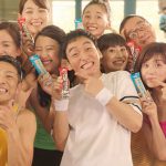 草彅剛、森脇健児とジムでハイテンションダンス! インタビュー動画も公開!