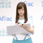 田中圭、橋本環奈の「あーん」にタジタジ！？CM衣装でアフラック新保険プラン発表会に登場