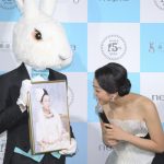 浅田真央が透け感ドレスで登場。シーズン開幕のフィギュアスケーターに「怪我なくシーズンを終えてほしい」とエール！