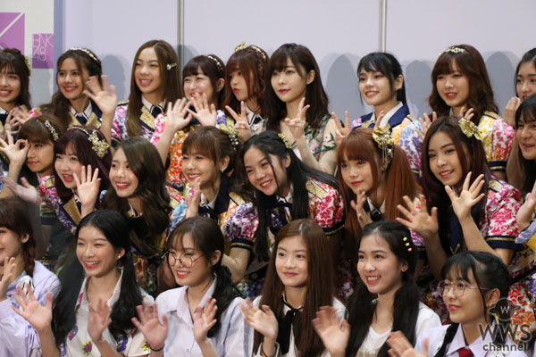 指原莉乃がBNK48劇場、2Shot写メ会にサプライズ登場！