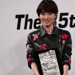 【動画】 荻野目洋子が初のベストジーニスト受賞！ 喜びのあまり『ダンシング・ヒーロー』の振り付けを披露！