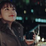 川口春奈、雪が舞う中冬を楽しむ『ライトオン40周年 冬の光篇』 店頭・webで先行公開!