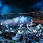 MAN WITH A MISSION、超満員45,000人の阪神甲子園球場でツアーファイナル開催！