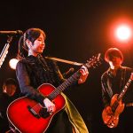 阿部真央、10周年へ向けた全国ホールツアーがスタート！ツアー初日のライブレポートが到着！