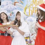 元ベイビーレイズJAPAN・傳谷英里香が可愛すぎる白サンタコスで、クリスマスケーキを食レポ!