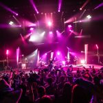 阿部真央、10周年へ向けた全国ホールツアーがスタート！ツアー初日のライブレポートが到着！