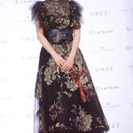 女優・松本穂香、平成でやり残したことに「ディズニーシーに行きたい」！シックなドレスコーデでレッドカーペットに登場！＜VOGUE JAPAN WOMEN OF THE YEAR 2018＞