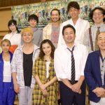 女優・前島亜美が舞台「あいあい傘」の公開ゲネプロ・囲み取材に登場！完璧すぎる挨拶に宅間孝行「パーフェクト！」