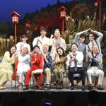 女優・前島亜美が舞台「あいあい傘」の公開ゲネプロ・囲み取材に登場！完璧すぎる挨拶に宅間孝行「パーフェクト！」