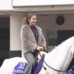 【動画】 みちょぱ(池田美優)が馬に乗って中山競馬場に登場！20歳になり思いを語る！