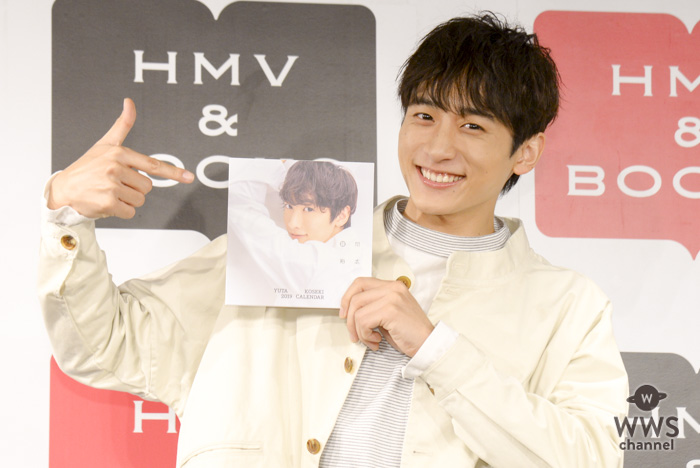 小関裕太が「ゆるえろい」カレンダーについて「キメ顔なしの色気」と無邪気な笑顔！