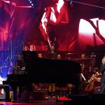 YOSHIKI、歴史上初！NHK紅白歌合戦に「紅」「白」両組での出演決定！！