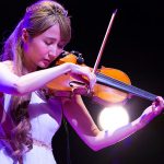サラ・オレインが800名の観客に一足早いクリスマスプレゼント！クリスマスの名曲や本日最終回を迎える大河ドラマの劇中歌『我が故郷』など全15曲を披露 ！！
