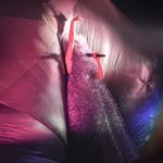 水曜日のカンパネラが巨大バルーンの演出で観客圧倒！「ユーチューブ ファンフェスト ミュージック（YouTube FanFest Music）」に出演！