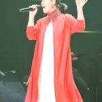 絢香、ライブツアーに篠原涼子がサプライズ登場！
