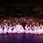 ＝LOVE、活動休止中の佐々木舞香がサプライズ復帰！12人で1stコンサート開催も発表！