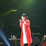 絢香、ライブツアーに篠原涼子がサプライズ登場！