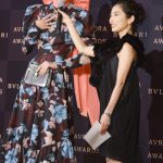 森星がシックな花柄ドレスでブルガリのゴールデンカーペットに登場！