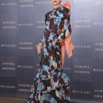 森星がシックな花柄ドレスでブルガリのゴールデンカーペットに登場！