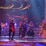 崎山つばさら「刀剣男士」が19名全員で「第69回NHK紅白歌合戦」の囲み取材に登場！