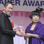 コシノジュンコが「第30回日本ジュエリーベストドレッサー賞」を受賞！「特別賞は無限大」と喜びを述べる！！