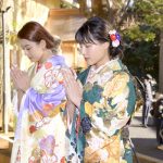 E-girls・石井杏奈、武部柚那が艶やかな振袖姿を披露！二十歳の目標を語る！！