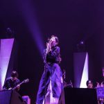 阿部真央、神戸ワールド記念ホールで全国ツアーを完走!夏の大阪城野外音楽堂ワンマンと秋の全国弾き語りツアー開催を発表!