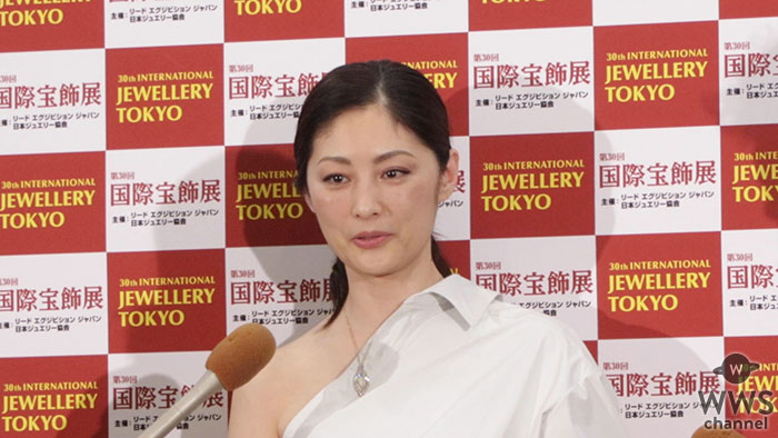 【動画】常盤貴子が第３０回日本ジュエリーベストドレッサー賞に登場！ ４０代部門受賞で喜びのコメントを語る！