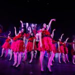 AKB48 チーム8 Foxiesが単独コンサート開催！佐藤七海と佐藤栞のセクシーなパフォーマンスで会場を魅了！！