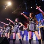 AKB48 チーム8 Foxiesが単独コンサート開催！佐藤七海と佐藤栞のセクシーなパフォーマンスで会場を魅了！！
