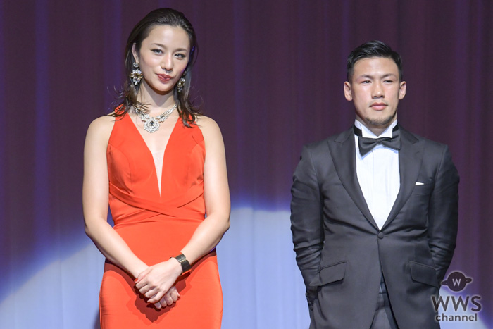 高橋メアリージュンが大胆セクシー衣裳で「K-1 AWARDS (アウォーズ) 2018」に登場！