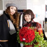 JUJU、杉咲花と共演したMステの裏話を語る。ドラマ『ハケン占い師アタル』撮影現場を陣中見舞い