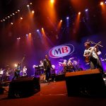 30周年の真心ブラザーズ、中野サンプラザで大盛況のツアーファイナル!