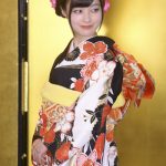 橋本環奈、艶やかな振袖姿で二十歳の誕生日を迎える！豪華バースデーケーキで祝福！！
