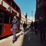 三浦春馬がロンドンの街でチェックスーツを華麗に着こなし！「似合ってますね」「一番好きかもしれない」と絶賛の声！！