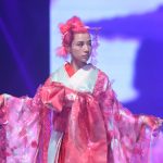 仲里依紗が全身ピンクのド派手な花魁姿でランウェイに登場！＜神戸コレクション 2019 SPRING/SUMMER-ガールズフェスティバル-＞