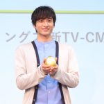 小関裕太、純金でできた“金のタマゴ”に緊張！TANAKAホールディングス 新CM発表会に登場！